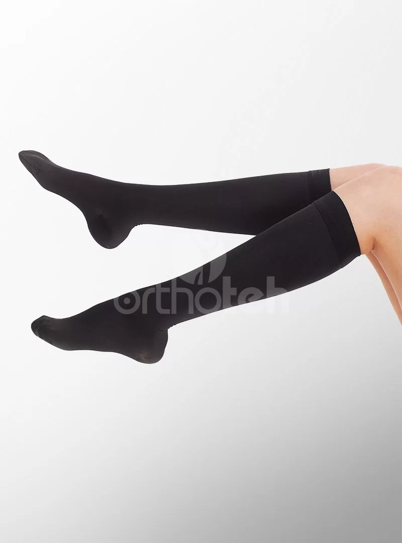 Къси компресивни чорапи Albert Andrè – 3/4 дължина, унисекс модел, черен цвят, с 1-ва и 2-ра степен на компресия, произведени в Италия